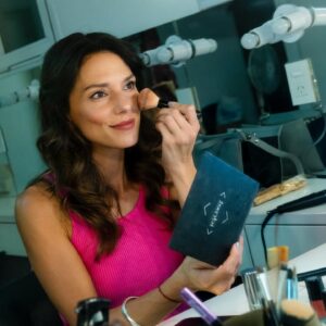 Manuela Pal Instagram - Últimas semanas de @laverdad.rgb 🙌🏼 háganse el favor de ir al teatro! 🎭 los esperamos en el @teatroapolook con @cachetesierra @candelivetrano @fonzista