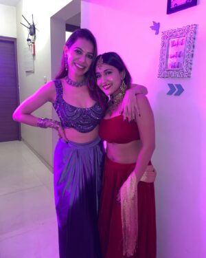 Manul Chudasama Instagram - DIWALI with ME & MINE 🪔
.
.

#friends to you & yours #friends 😂 
.
.
.
.
#pre #diwali #party #friends #red #diya #fyp #instagram #insta #instagood #instadaily #instafashion #instamood #instalike #instalove #explore #explorepage #viral #photo #photooftheday #photoeveryday #instadaily