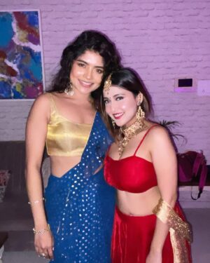 Manul Chudasama Instagram - DIWALI with ME & MINE 🪔
.
.

#friends to you & yours #friends 😂 
.
.
.
.
#pre #diwali #party #friends #red #diya #fyp #instagram #insta #instagood #instadaily #instafashion #instamood #instalike #instalove #explore #explorepage #viral #photo #photooftheday #photoeveryday #instadaily