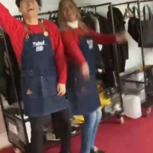 María Eugenia Larraín Instagram - A bailar! Jajajajaja... "El Discipulo.del Chef" jueves 22:30 hrs.
@yuhui_po 
@discipulochv 
@camilohuerta 
#cocina
#baile