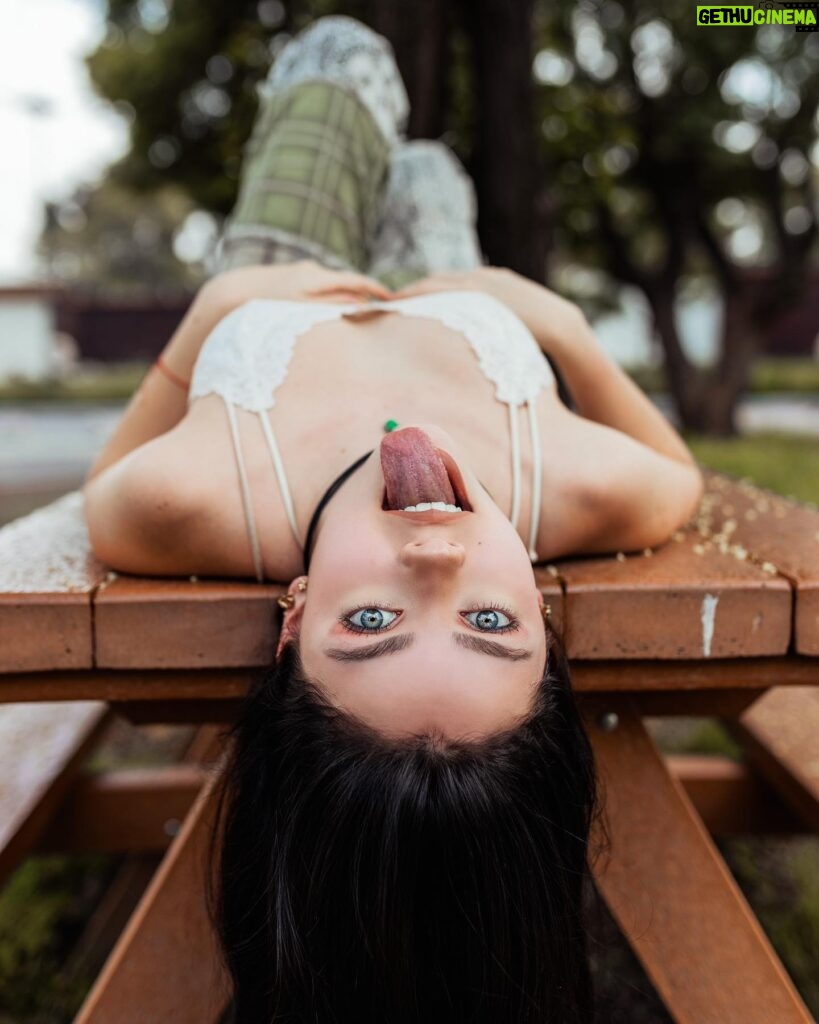 María José Mariscal Instagram - haciendo las cosas sin pensar porque si las pienso, no las hago 📸: @josecolin