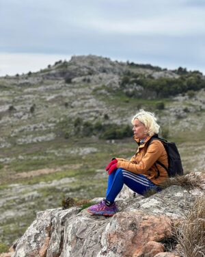 María Valenzuela Instagram - QUÉ HAGO ACÁ ESCALANDO MONTAÑAS 🏔😔???