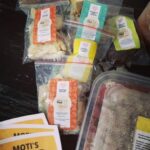 María Valenzuela Instagram – ¡¡¡Gracias @motis_tails!!! Una delicia todo 🙌🏼🙌🏼🙌🏼🐶🐶🐶🐶🐶

¿Premio o postre? 🤔

#viandas #comidas #naturales #saludables #sopas #snacks #perros #perras #disfrutar #saborear 💯💯💯💯

📞 54 11 2400-2904

❣️Fiore y Ángel❣️