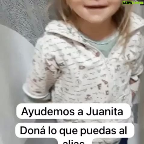 María Valenzuela Instagram - Juanita dice: Gracias a todos por tratarme de ayudar! Lo más, lo más! Y nosotros te decimos que siempre vamos a estar a tu lado, Princesa y Guerrera!!! Juanita tiene piodermis gangrenosa, para su curación, ella, mamá, papá y el hermano deben quedarse más tiempo en Barcelona! Deben pagar alojamiento, comida y seguir con la rehabilitación! Por favor 🙏🏻 Difundi y si podes pone tu granito de arena al Alias: ayudar.salva Muchas Gracias a todos por su gran corazón ❤️ 🙏🏻🙏🏻🙏🏻😘😘😘💖💖💖