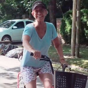 María Valenzuela Instagram - ¡¡¡A mover las cachas!!! Lo bien que me hizo 🚴🏼‍♀️💪🏼💪🏼

Gracias @bicicletastonino 🤗🙌🏼🙌🏼

#vidaActiva #saludable #ejercicio #NoSedentarismo 🚫
