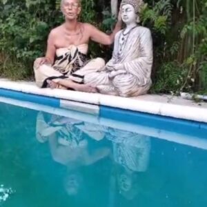 María Valenzuela Instagram - Gracias Paulina por el hermoso Buda que me regalaste para mi hogar. 🙌🏼🙌🏼🙌🏼💕💕💕💕

Entren en la página @rio_buda_decoracion_zen_ y van a encontrar todo lo que se les ocurra, inciensos, vestidos de la India, entre tantas otras cosas.

¡Buenas vida! ☺️