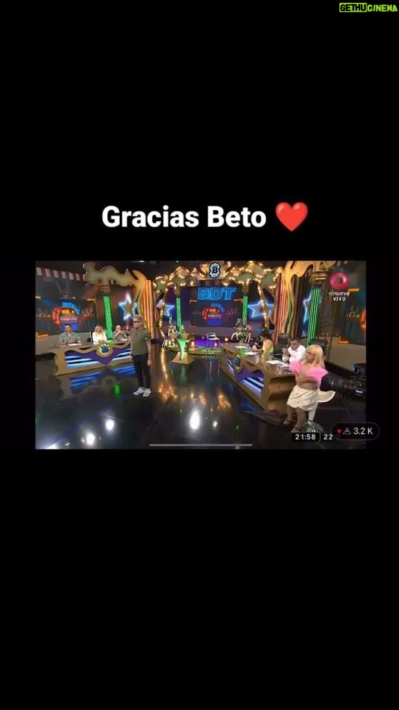 María Valenzuela Instagram - Gracias Beto por tu gran ayuda ❤️🙏