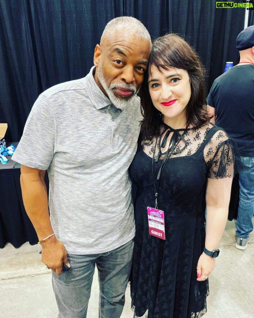 Mara Wilson Instagram - THANK YOU RALEIGH and @galaxyconraleigh! I had a lovely time meeting y’all, talking about why the SAG-AFTRA strike is important, and getting to meet some of my heroes! 📚🌈