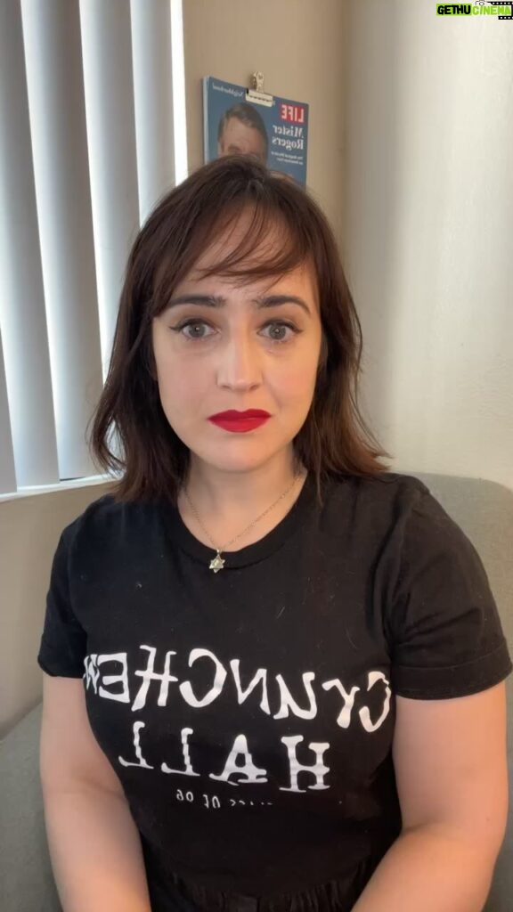 Mara Wilson Instagram - Live signing for @streamily.live PART TWO!