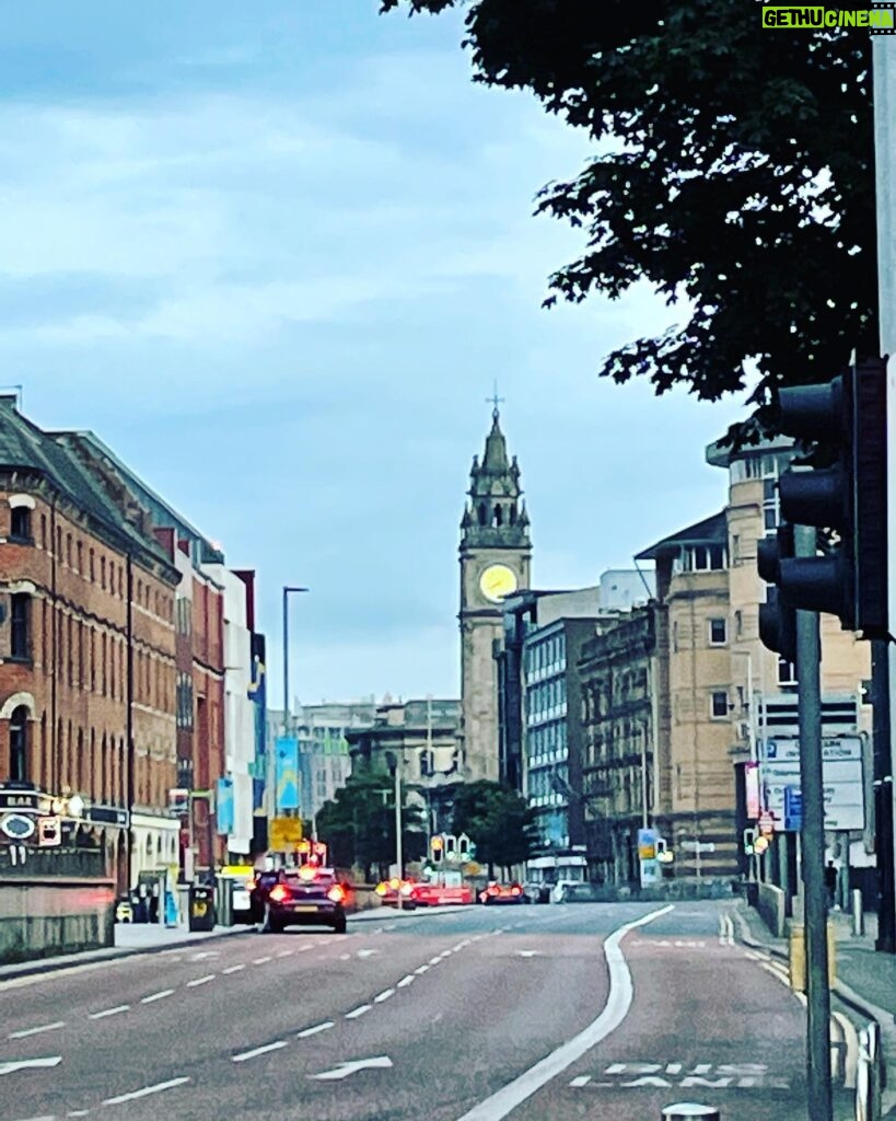 Mara Wilson Instagram - Northern Ireland is LOVELY, so it is, and so are all the people I met in Belfast and at @comicconnorthernireland! I don’t know that I’ve ever met such kind, warm, funny, resilient, hospitable people. It’s going to be hard to leave this city! And thank you to Lyle at the hotel for all her advice and help, Amie for getting me my decaf Barry’s Tea, and Leza for getting me some decaf Thompson’s Tea, too! You all are the prime example of the NI kindness and hospitality I will be so sad to leave behind!