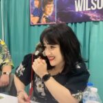 Mara Wilson Instagram - I met so many wonderful people at #GalaxyConColumbus, but I also got to meet a MONKEY.