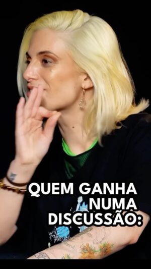 Marcela Lahaud Instagram - 💥💥💥O Super Coach atacou, provando mais uma vez que:
EU sou a maior a inimiga de EU MESMA 🤯🤯🤯

.
#utc #trocadilho #humor #humorbr #naopoderir #explorar #explorer #coach #coachmotivacional