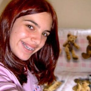 Marcela Lahaud Instagram - ARCO-ÍRIS MARCELA 🌈 em ordem cronológica:

* Ruiva: jul/2003
* Loira 1: out/2015
* Roxa: maio/2016
* Azul: jul/2016
* Vermelha Cereja: set/2016
* Morena: out/2017
* Loira 2: out/2023
* Loira 1 x Loira 2:
8 anos de de diferença, mesma cara e muita skin care 💁‍♀️✨

👇 VOTA NA SUA MARCELA COLORIDA 🏳️‍🌈

.
#PurpleHair #RedHair #BlondeHair #Brunette #BlueHair #ColoredHair #RainbowHair