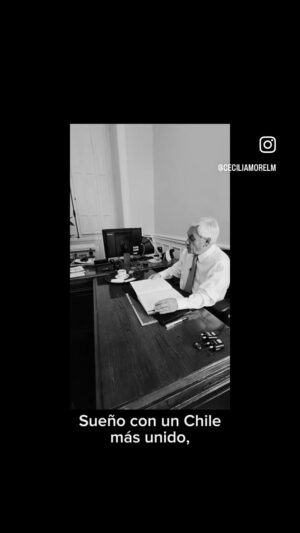 Marcela Sabat Instagram - 🖤De su Cecilia del alma. Gracias @ceciliamorelm por siempre estar ahí. Lo extrañaremos tanto.

“Si podemos soñarlo, podemos hacerlo”.

Y gracias @lajavirodriguez por cada imagen.