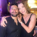 Marcela Carvajal Instagram - Un poco de la última noche donde me despedí de mis compañeros de serie pero me reencontré con otros compañeros que no veía hace mucho tiempo!!! @lamuelagonzalez @claudiodlatorre @julianagalvisv @lidiasanjose.oficial @rodolfosalas03 @jfsamper @caromirandaof @marisolcorreavega @juliancerati @emilianopernia @juansediez10 @danielasarria1 @johnojeda17 @manolocardona @carlos1torres1 @mabelmoreno1 @sebastianosmer @juana_acosta @marcelamar07 @diegotrujillo #wrapupparty