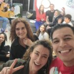 Marcela Carvajal Instagram – Se armó una novena improvisada con colombianos aquí en #LA.  Amo esa tradición Colombiana.  Tu rezas la novena?  Gracias @andresylamusica por esa música y a todos los que vinieron a celebrar!! @anaisabel9770 @milenaribero20 @julianfarietta @lopinva @anvalderrama @valentinalatyna @afelipegonzalezg