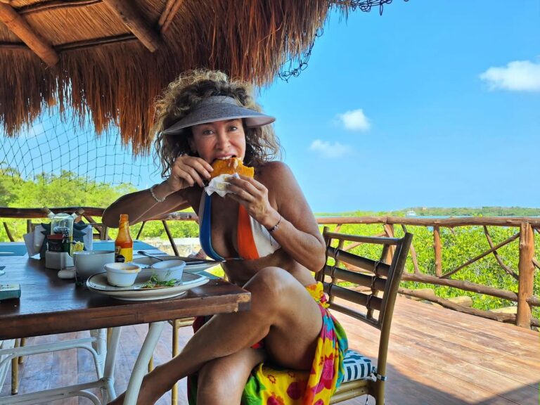 Marcela Carvajal Instagram - Como no comerme una arepa e’huevo en el caribe de mi tierra!! Que lindo país tenemos!!! #colombiancaribbean #barú #arepaehuevo. If you go to our Colombian Caribbean, you gotta try la arepa e’huevo with some spicy souce and suero a kind of sour cream!! Delicious!