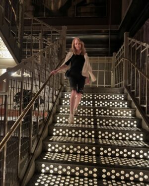 Marg Helgenberger Instagram - In the Big Apple this weekend to honor the late great Paula Weinstein. A beautiful memorial, held during @tribecca film festival, where Paula’s genius as a producer, guided the festival for over a decade.

Paula’s extraordinary daughter Hannah Rosenberg, hosted a perfect day filled with deeply heartfelt tributes, laughter, & a Motown dance party at @sohograndhotel

Added bonus was getting to hang with one of my idols, the legendary @janefonda !

Thank you @hmsrose for producing a fitting tribute to your mama.  And to my amazing husband #charliehaugk for taking all the 📸
#PaulaForever