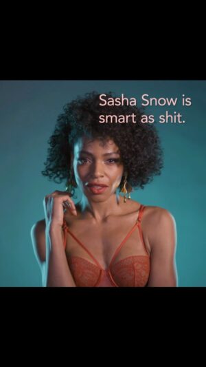 Margaret Odette Instagram - meet Sasha Snow, your new best friend💋 
.
.
.
📸@ninomunoz
💃🏾@averyplewes
💇🏾‍♀️@colour_me_nat
💄@ashley_rocha
.
.
@sexlife @netflix #margaretodette #hotgirlsummer #sexlifenetflix #strongblacklead