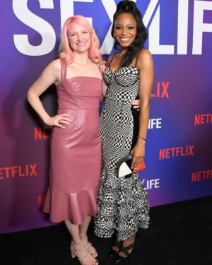 Margaret Odette Instagram - Whip Whip🖤🤍
.
.
.
Sex/Life season 2 premiere fiesta. A fully magical night!
💇🏾‍♀️ @larryjarahsims 
💄 @porschefabulous 
💃🏾 @ain_nai
📷 Charley Gallay
#imthebar #margaretodette #sexlifenetflix #strongblacklead #simstyled #beautybyporsche #ainsmith