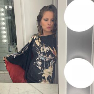 Margarita Levieva Instagram - First time out without the baby since he was born.
First time in heels in 14 months.
Way past my bedtime, and this is what I spend my time doing 🤦🏼‍♀️

@nicolemillernyc it’s all your fault, since you put me in this magical dress!!

Thanks @metopera for getting me out of the house. And @nicolemillernyc for making me feel like  I belong at  Lincoln center. 💫  #médéa #metropolitanopera #openingnight #vanitydoesntceasewithmotherhood

Oh, and the opera was FANTASTIC!!!!!👏🏻👏🏻👏🏻