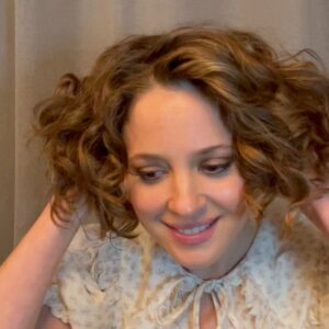 Margarita Levieva Instagram - Word of advice;

If making an audition tape...do not eat a bunch of onions before-hand.

(Volume up please.)

#enjoy #happyfriday 
#laughteristhebestmedicine #dontaskwherethatcrazychucklecamefrom 
#onionsplusexhaustion😳 #majorburpattack #auditionchronicles 🤦🏼‍♀️ @lydiaf95 
 you’re a champ!!!! ❤️ 

Вот так у меня идут просмотры!!!