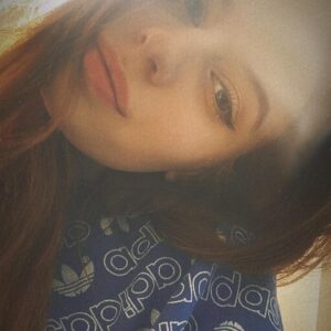 Margarita Rodina Instagram - 21 год, как ты называешь меня мамой, закатываешь глаза на мои шутки, путаешь мою косметику со своей (моя дорогая!), делишься своими заботами и радостями и модными толстовками!

Сложно было отпустить тебя в этот большой мир и надеяться, что он тебя не обидит! Я учусь быть мамой взрослой и красивой девушки, это сложнее, чем в пубертате! Потому что это уже точно навсегда)

Но все получится!
Впервые скажу- но глядя на тебя, я понимаю, что и внуки у меня будут тоже очень красивые! 
Люблю, обнимаю, с днем рождения, дочка!

#деньрождения
#женскийстендап
#люблюцветы