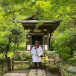 Margherita Vicario Instagram - Tokyo parte 1 🇯🇵🕊️ Grazie Gloria! Grazie Filmitalia, grazie Cinecittà, grazie Carla, Monique, Rossella, Nicola, Maria, Yukari, Atzco. Daniele, Andrea, Ginevra, Paolo, Fabio, Laura, Edoardo, Sofia, Elena, Chiara, Daniele, Giulia, Fulvio, Valentina…l’Ambasciatore, il Maestro Umebayashi. Francesco🍣 e tutti i giapponesi che sono venuti alle nostre proiezioni del Festival di Cinema Italiano a Tokyo, questa bellíssima città piena di strambezze, la torre delle cazzate, la pace dei templi, i puncake. Domani un bel Tokyo-Taranto. E poi orchestra! vai Gloria! piccoletta . @tempestafilm @rai_cinema