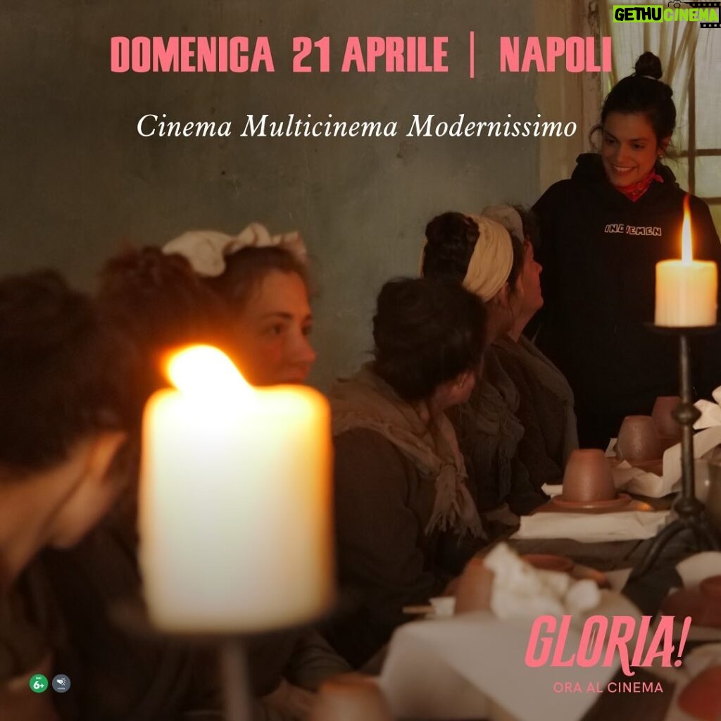 Margherita Vicario Instagram - L'avventura continua! @margheritavicario vi aspetta in nuove date nei cinema per raccontarvi tutti i dietro le quinte del suo primo film da regista. Unitevi a noi e lasciatevi trasportare in un mondo di magia e emozioni! 🎬✨#Gloriailfilm ORA SOLO AL CINEMA Per info, dettagli e orari degli spettacoli consigliamo di consultare i canali web dei singoli cinema. @rai_cinema @margheritavicario @uncantobrasileiro @_dade @tempestafilm @elio_eelst @tell.film @galateabellugi @carlottagamba_ @veronica___l @mariavittoria.dallasta @sara_mafodda_ @paolo_rossi_ufficiale @anitakravos @vincenzo.crea @jasminamattei