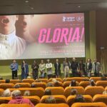 Margherita Vicario Instagram - Grazie per questo primo weekend di GLORIA! Sono davvero travolta da una bella sensazione. Qui di seguito i saluti in sala e incontri da oggi in poi per tutta la settimana. Un modo per raccontarvi un po’ com’è nata questa idea e il mondo che c’è dietro a questo film. Ci vediamo in giro! A fine settimana sarò sfranta come nell’ultima foto! Lunedì 15 aprile | Padova, Treviso Cinema Edera - Treviso Ore 19.15 Q&A al termine della proiezione delle 17.30 Cinema Porto Astra - Padova Ore 22.15 Q&A al termine della proiezione delle 20.30 Ore 22.45 Q&A al termine della proiezione delle 21.00 ___________________________________ Martedì 16 aprile | Pordenone, Udine Cinema Visionario - Udine Ore 19.00 Saluto ad inizio e Q&A al termine (20:45) Cinema Cinemazero - Pordenone Ore 22:45 Q&A al termine della proiezione delle 21.00 ___________________________________ Giovedì 18 aprile | Torino Presenti: Margherita Vicario e @_______dade Cinema Ambrosio - Torino Ore 20.30 Saluto a inizio e Q&A al termine della proiezione ___________________________________ Venerdì 19 aprile | Brescia Cinema Moretto - Brescia Ore 21:30 Saluto a inizio e Q&A al termine della proiezione ___________________________________ Sabato 20 aprile | Firenze, Arezzo Cinema Adriano - Firenze Ore 19.30 Q&A al termine della proiezione delle 17.45 Cinema Fiamma - Firenze Ore 20.30 Saluto a inizio Cinema Eden - Arezzo Ore 22.45 Q&A al termine della proiezione delle 21.00 ___________________________________ Domenica 21 aprile | Napoli Cinema Multicinema Modernissimo - Napoli Ore 19.15 Saluto a inizio e Q&A al termine P.s. Il 19 aprile alle 18’30 prima di andare a Brescia, In piazza a Liberty a Milano dialogherò con @nur__ e @marinapierri per @lifegate P.p.s. Abbiamo già fatto Bologna, Cesena, Parma, Milano, Roma, grazie a tutti i cinema che ci hanno accolto, ai moderatori @ilcarza, Benedetta Bragadin e altri a voi che siete venuti🪷❤️ @01distribution @tempestafilm @japoco_b @rai_cinema.