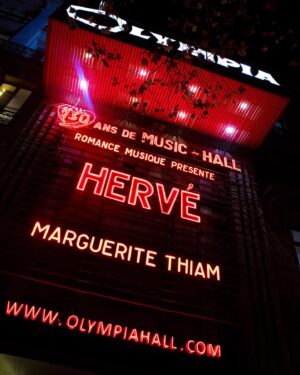Marguerite Thiam Instagram - On a joué à L’Olympia… C’est hors du temps. Merci à mon équipe @coridaparis @abenthing d’avoir changé ma vie. 1 an de concerts et on termine dans la salle la plus mythique de Paris. Merci évidemment à @hervemusique pour cette chance. C’était un live fragile et unique à la fois. Merci @howalioudoing de m’accompagner dans cette aventure qui n’aurait jamais eu le même goût sans toi. ❤️ Le projet sort dans qq semaines et j’ai hâte! 

Merci à @mm6maisonmargiela & @haroldnakam pour les tenues! 💜

photos: @paulinebajzak