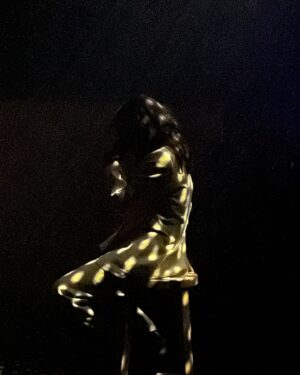 Marguerite Thiam Instagram - Détour à Rennes . 
Merci @zedyunpavarotti , le poète, le génie, le vibrant . Merci pour ces moments .
Merci aussi à ton équipe . 
Et merci à la mienne, que j’aime . @coridaparis @abenthing @howalioudoing @christel.h.martinet @kevin.heuze @leliarababy ❤️

La dernière avant les autres…