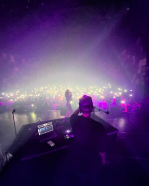 Marguerite Thiam Instagram - Détour à Rennes . 
Merci @zedyunpavarotti , le poète, le génie, le vibrant . Merci pour ces moments .
Merci aussi à ton équipe . 
Et merci à la mienne, que j’aime . @coridaparis @abenthing @howalioudoing @christel.h.martinet @kevin.heuze @leliarababy ❤️

La dernière avant les autres…