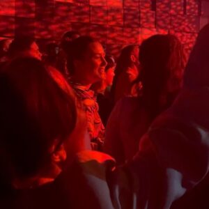 Marguerite Thiam Instagram - Détour à Rennes . 
Merci @zedyunpavarotti , le poète, le génie, le vibrant . Merci pour ces moments .
Merci aussi à ton équipe . 
Et merci à la mienne, que j’aime . @coridaparis @abenthing @howalioudoing @christel.h.martinet @kevin.heuze @leliarababy ❤️

La dernière avant les autres…