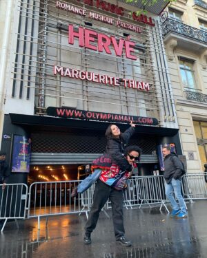 Marguerite Thiam Instagram - On a joué à L’Olympia… C’est hors du temps. Merci à mon équipe @coridaparis @abenthing d’avoir changé ma vie. 1 an de concerts et on termine dans la salle la plus mythique de Paris. Merci évidemment à @hervemusique pour cette chance. C’était un live fragile et unique à la fois. Merci @howalioudoing de m’accompagner dans cette aventure qui n’aurait jamais eu le même goût sans toi. ❤️ Le projet sort dans qq semaines et j’ai hâte! 

Merci à @mm6maisonmargiela & @haroldnakam pour les tenues! 💜

photos: @paulinebajzak