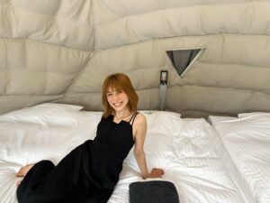 Mari Okamoto Instagram - グランピング最高です☺︎
@plus_riverpool 

温水プールに綺麗なお部屋にお風呂、美味しいお食事、
綺麗な空気‼︎ また行きたいグランピング場‼︎😭

都内から車で90分✨すっごくおすすめです🙇‍♀️