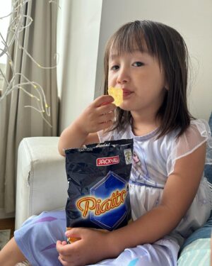 Mari Madrid Instagram - Numah York.

We had such a crazy-packed yet incredible whirlwind 3 month adventure in New York this round for @onemoretimebway.  We left a few weeks ago, but I'm finally finding the mental space to process it all. 

But of course, of all the things, both wonderful and intense, watching the resilience of my 3 year old kept me going everyday.  Thank you to the village that comes through the woodwork wherever we seem to go that helps care for her.  There's no handbook for this kind of life, but good people see our family through.  Those are the things that matter the most.