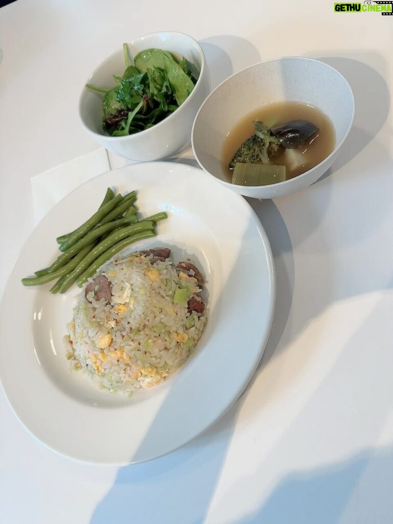 Mari Natsuki Instagram - #londondiaries #lunch #bonappetit #homecooking 残りものでね🥄🍴