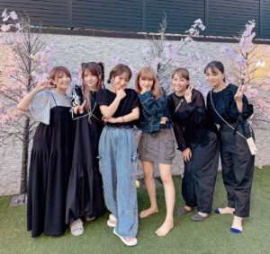 Mari Yaguchi Instagram - 先日辻ちゃんに招待してもらい、
杉浦家にお邪魔させていただきましたー🏠✨

息子たちも着いた瞬間テンション上がりまくり😳
メンバーの子供たち同士が遊んでる姿を見て、
凄く嬉しかったのと同時にマジで目が離せなくて、
親の体力ヤバかったですw

みんなとも色んな話ができたし、
何より辻ちゃんのママっぷりや太陽のパパっぷりが凄くて、
圧倒されたし勉強になったし感謝でしかありませんでした。
本当に尊敬してます✨

最高の時間をありがとうございました😁✨
お邪魔しましたー😁✨