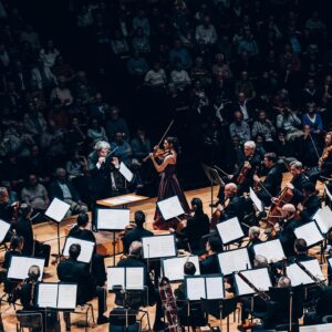 María Dueñas Instagram - Merci Paris♥️🇫🇷

📸: @ondinebertrand 

@laphil 
@dudamelfoundation
@soylavalverde
@deafwest 
@corodemanosblancasoficial 
@albertoarvelo
#djkurs
#gabrielacamejo
@mariaduenasviolin 
@gabrielaortizcomposer 
@philharmoniedeparis