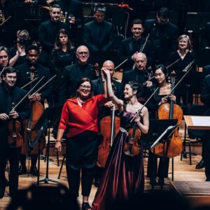 María Dueñas Instagram - Merci Paris♥️🇫🇷

📸: @ondinebertrand 

@laphil 
@dudamelfoundation
@soylavalverde
@deafwest 
@corodemanosblancasoficial 
@albertoarvelo
#djkurs
#gabrielacamejo
@mariaduenasviolin 
@gabrielaortizcomposer 
@philharmoniedeparis