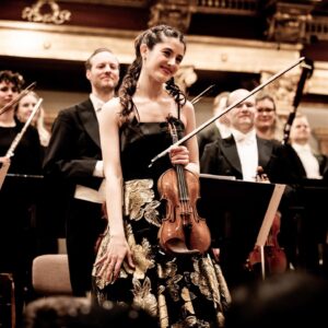María Dueñas Instagram - Emotional moments at @musikverein.wien, beautifully captured by @julia_wesely_photographer 📸 
Bravo @viennasymphony and Krzysztof Urbański for the wonderful music-making and Danke Wien; immer wieder ein Genuss! Can’t wait to be back in November🌹

👗: beautiful new design by @annabelle_dress_atelier