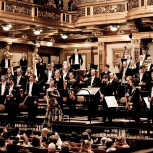 María Dueñas Instagram - Emotional moments at @musikverein.wien, beautifully captured by @julia_wesely_photographer 📸 
Bravo @viennasymphony and Krzysztof Urbański for the wonderful music-making and Danke Wien; immer wieder ein Genuss! Can’t wait to be back in November🌹

👗: beautiful new design by @annabelle_dress_atelier