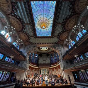 María Dueñas Instagram - Altar de Emociones 💫
Gracias Barcelona, Merci Paris and Thank you London for the warm welcome to your concert halls. It has been a gift bringing the concerto “Altar de Cuerda” abroad and having such an enthusiastic response. I feel so lucky for such beautiful moments on- and offstage with the whole team of @laphil , @gustavodudamel and @gabrielaortizcomposer .
As always, my gratitude to @annabelle_dress_atelier for this fiery gown and also to @dalsegnostore , who hand-crafted two beautiful designs specially for this occasion inspired on the story of Altar de Cuerda🙏🏻

📸: 
@toni_bofill 
@ondinebertrand 
@enolaaloredanaa