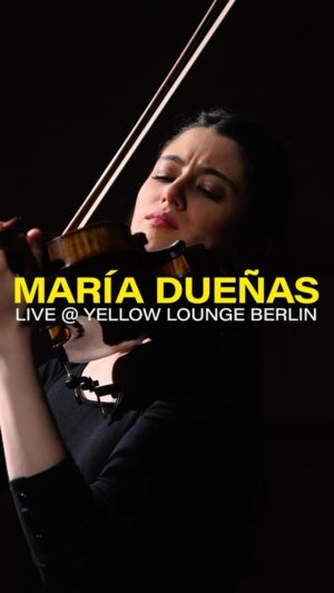 María Dueñas Instagram - I had so much fun performing at the @yellowloungeberlin at such an unusual location together with @evsinaiski !You can now watch the whole performance on @stageplusmusic 😊