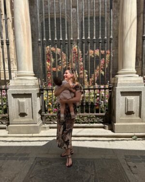 María Toledo Instagram - Su segundo Corpus… 
Te amo con todas mis fuerzas, mi Vicente. ❤️🤱
Vida, no vayas tan deprisa que mi bebé está creciendo muy rápido.