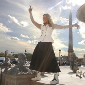 Maria Bello Instagram - Merci @dior and the genius @mariagraziachiuri for having us to your show and letting us play dress up in your glorious clothes. #blessed #grateful @dominiquecrenn Thank You for the lovely photos 📸 @denisguignebourgphotographer @bestimage_agency