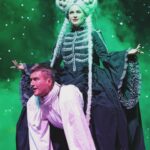 Maria Bersenyova Instagram - «Философ, знай же, что дочка нашего пана, не смотри, что румяная красавица, она есть самая лютая ведьма, каких только свет видел!» 😈 ‼️30 марта в 19.00 Пушкино Парк ‼️ Всех желающих и «могущих» 🤗 милости просим) Это ближайший показ, который подтвержден и согласован. Любые дальнейшие изменения (время/дата/переносы или доп.показы этого спектакля) будут незамедлительно фиксироваться в данном посте. Он будет закреплен в профиле на время специально для этого. 🙂 Другая информация, касающаяся данного спектакля, аннонсируемая мною ранее, на данный момент не актуальна. 🙃 Спасибо за эти классные фотографии @dasha__irkutsk__new ♥️ и отдельное спасибо нашему замечательному Хоме Бруту 🔥 Толя, ты @to100nado !!! 💪🏻😉 Приходите к нам в @rimteatr музыки и шоу Это стоит увидеть! 😉👌🏻