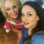 Maria Bersenyova Instagram - Тут у меня #наночьглядя пост родился…😅 Отыграла я значит второй раз вторую свою премьеру за август (в немного измененном, но от этого не менее прекрасном составе!) и ощутила себя конечно молодцом.., но очень усталым, если честно…🥲 поэтому в сентябре я очень надеюсь вырваться в отпуск, где не была уже лет 13 (нет, все поездки на море, совмещенные с гастролями не считаются🥺 и да, сама в шоке, как человек может так выживать😤😏) Сыграла вот, а поделиться не успела еще, поэтому совмещу-ка приятное с полезным 🫠 … вот небольшое мое предварительное расписание на ОКТЯБРЬ в @theatrecomedy_ : 1 октября - «Женихи по объявлению» (вс) в 19.30 5 октября - «Женихи по объявлению» (чт) в 19.30 14 октября - «Любовь и голуби» (сб) в 14.00 29 октября - «Любовь и голуби» (вс) в 14.00 Многие у меня уже спрашивали, чтобы можно было запланировать заранее. Вот, пожалуйста, планируйте! 😅🙌🏻 и даже выходные захватили, как и заказывали))) Про «Любовь и голуби» всем все известно давно и слов не нужно лишних, а вот про «Женихи по объявлению» немного вкратце: я - ВРАЧ! 🙏🏻🥲 Первый раз в жизни играю доктора в театре! Горжусь. Стараюсь 😅 И … эту свою роль я посвящаю тебе, моя дорогая #докторМаша ♥️ @mashunia89 😅🫶🏻 и даже там тебя упоминаю, Манюнь! 😉 Придешь, заценишь мой «креатив» 👌🏻🤪😅 Девчонки даже ничего не заметили, как будто так и булО, а значит срослось! 🙃 Так и оставлю. Вообще … роль эта - немного не из моей «шкатулочки», но тем и ценней и интересней! Веселая, искрометная и легкая постановка. Хорошее настроение и смех от души гарантирую! 🤗 И главное … Спасибо, #мойМиррр драгоценный, за вашу любовь и внимание! Это всегда вдохновляет и мотивирует! Девочки мои, обнимаю всех крепко и от души, кто был и еще только будет! Вашу поддержку я чувствую сердцем! 🥲♥️ Всегда! Спасибо за море роскошных цветов и овации, за полный зал и постоянное ощущение, что в зале есть СВОИ! ♥️ Спасибо особое, тебе, бро @baltyshka_87 и племяшкам @makarovavaleri12 @makarovmarkela за … #дасьтёужэтотакоээкакяваслюблю 😂♥️ Вы все знаете. это важно.🫶🏻 Всем остальным #довстречивтеатре 🎭 @alla_dovlatova @pismennyi.igor #владиславкотлярский