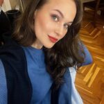 Maria Bersenyova Instagram - Легко и весело отыграли «Женихи по объявлению» в @theatrecomedy_ Я сначала не очень хотела🙈, а зря. 😅👌🏻 Мамочкам понравилось, это важно) 🥰 Спасибо команде за поддержку!🙏🏻😅 Ждем тех, кто не попал в прошлый раз, немного измененным составом )) 24 августа Д/К ВДНХ в 19.30 😉 Хорошее настроение гарантируем! #викториятарасова #владиславкотлярский #сергейдорогов